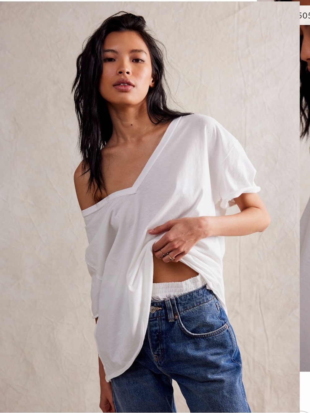 NWT WE THE FREE Nina v neck tee✨
